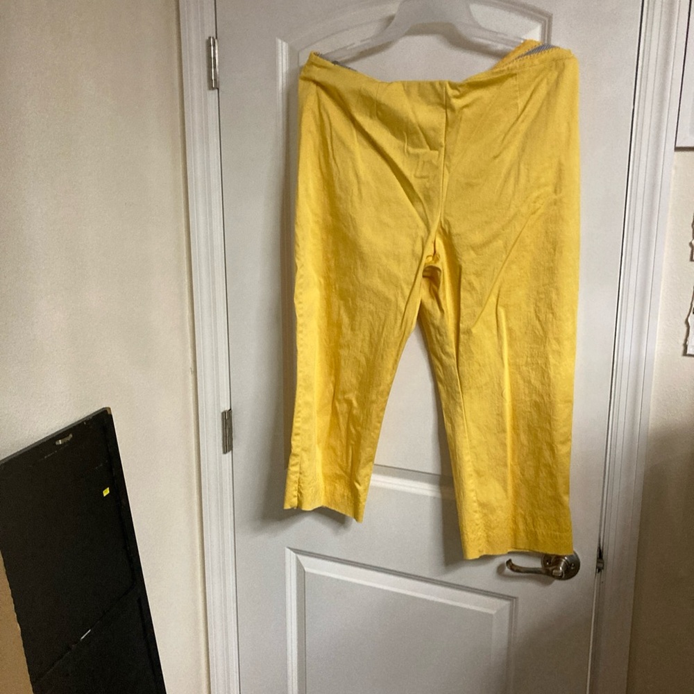 Charter Club shop pant Yellow  Capri Pants Size 18